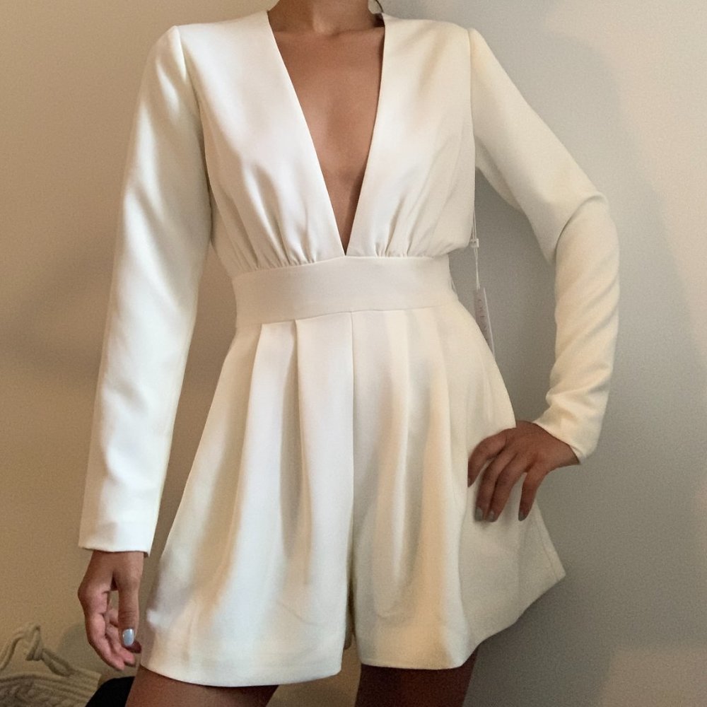 Ronny Kobo Intermix Cream Long Sleeve V-neck 'The Lindsey' Romper NWT - Picture 2 of 6